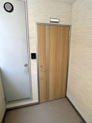 アモル　オーエストのエントランス