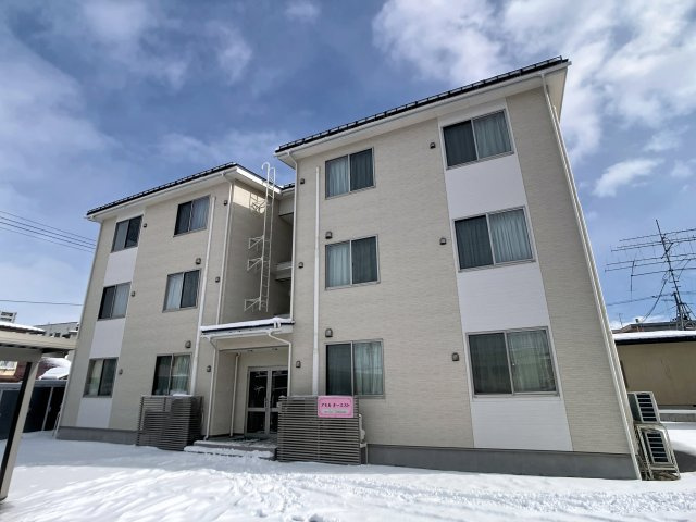 アモル　オーエストの外観