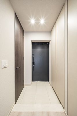 【玄関】 | アトラス青山レジテンシャル