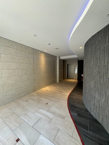 セレニテ難波ミラク参番館のロビー