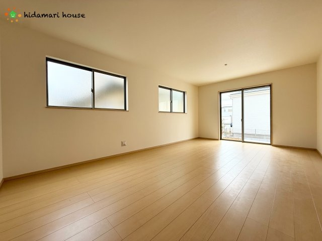 桶川市鴨川1丁目433番　新築戸建　ハートフルDの前面道路含む現地写真