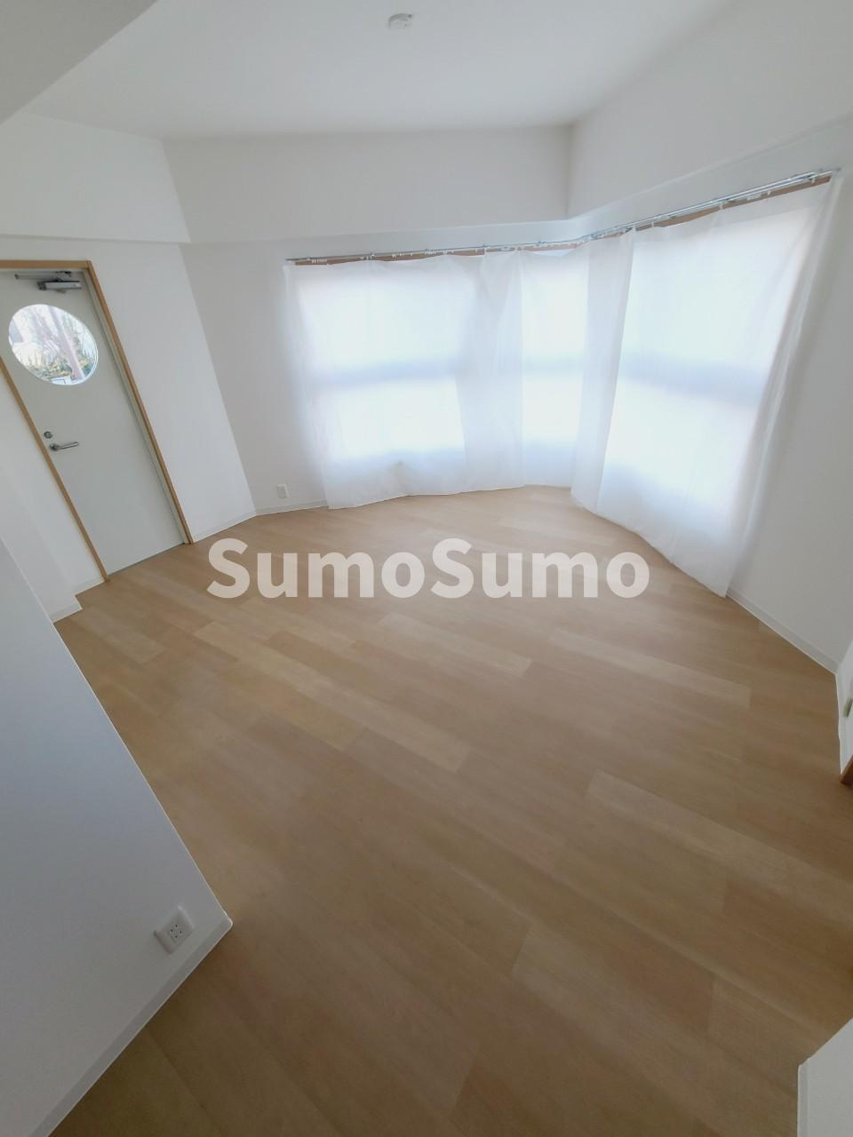 ＵＲ西宮マリナパークシティ丘のある街の居間・リビング