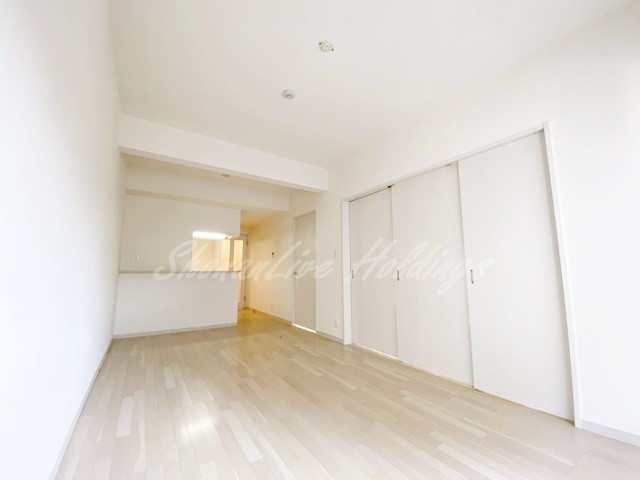 横浜市戸塚区東俣野町の賃貸マンションの居間・リビング