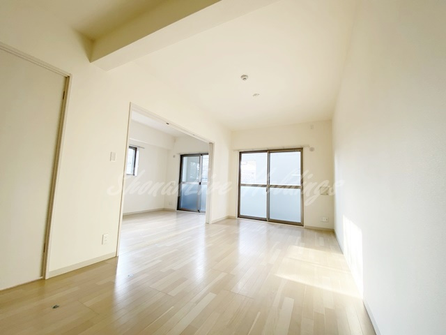 横浜市戸塚区東俣野町の賃貸マンションの居間・リビング