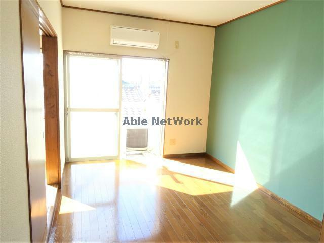 アークヒルズフクモトNO.1Cの居間・リビング|日当たり良好