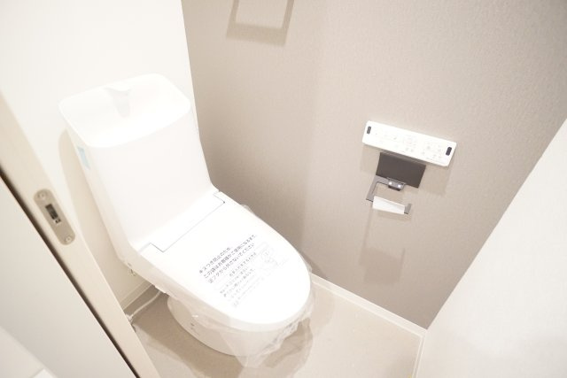 ALEGRIA逆瀬川のトイレ