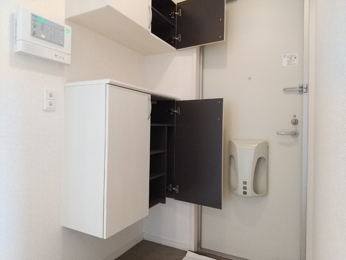 ビラーション赤坪の玄関