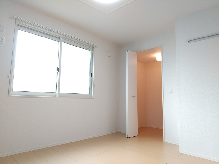 ビラーション赤坪の洋室