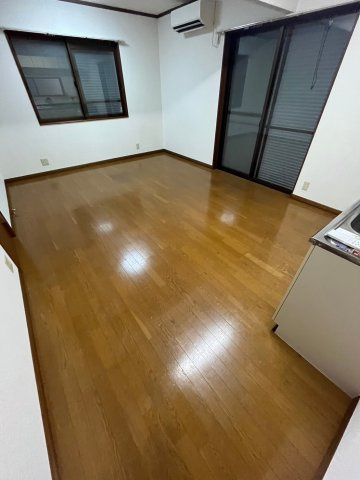 宮川ハイツの居間・リビング