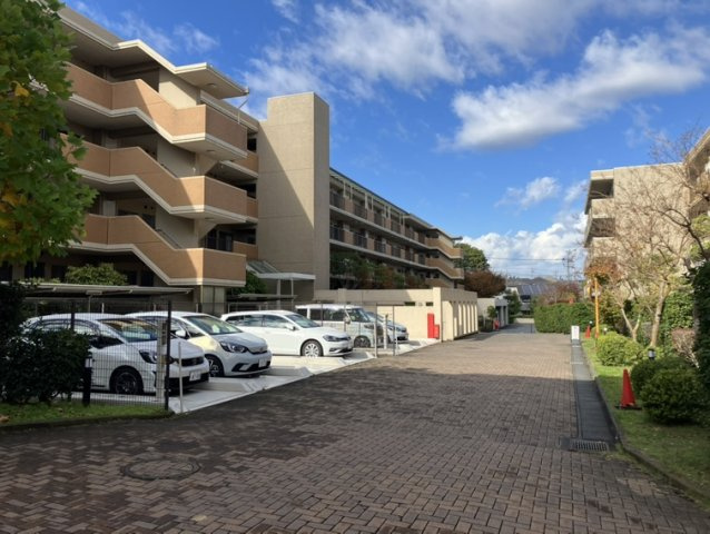 エステコート北柏五番館の駐車場|駐車場/月額7,300円～9,500円（空き状況要確認）