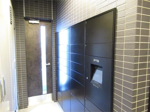 レジュールアッシュ三国本町のロビー
