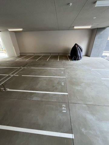 リッツ新大阪プレミアムの駐車場