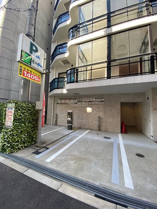 レジディア堺筋本町プレイス(旧:グラシア堺筋本町)の駐車場