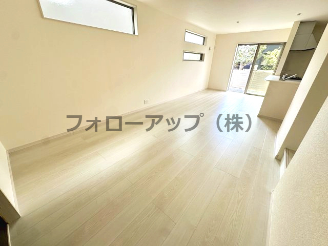 堺市南区槇塚台6期１号棟の居間・リビング