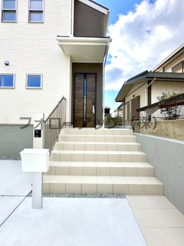 堺市南区槇塚台6期１号棟のエントランス