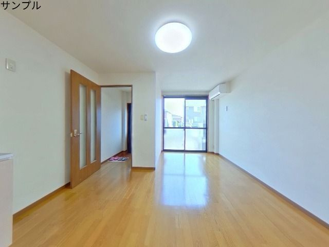 サニーフラットの居間・リビング