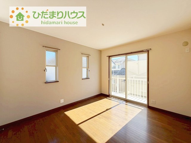 【寝室】 | 牛久市さくら台3丁目　中古戸建 | 広めの主寝室は、ベッドの他にもパソコンデスクやドレッサーなども置けちゃいます(*^-^*)