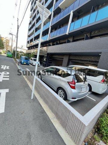 プレサンス西中島南方セレストの駐車場
