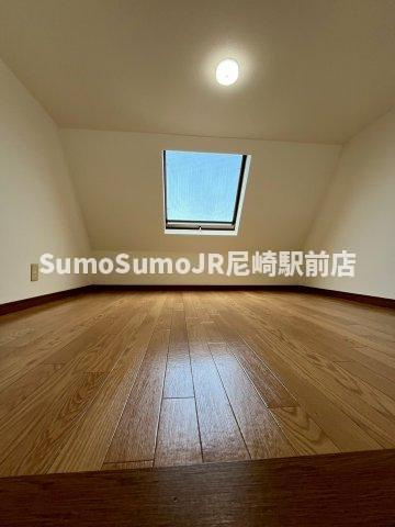 プチグレイス塚口弐番館の居間・リビング|使いやすいリビングです