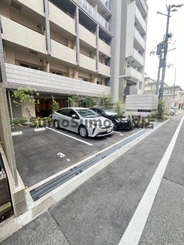プランドール新大阪の駐車場|駐車場があるので、車を買う予定の方も安心です