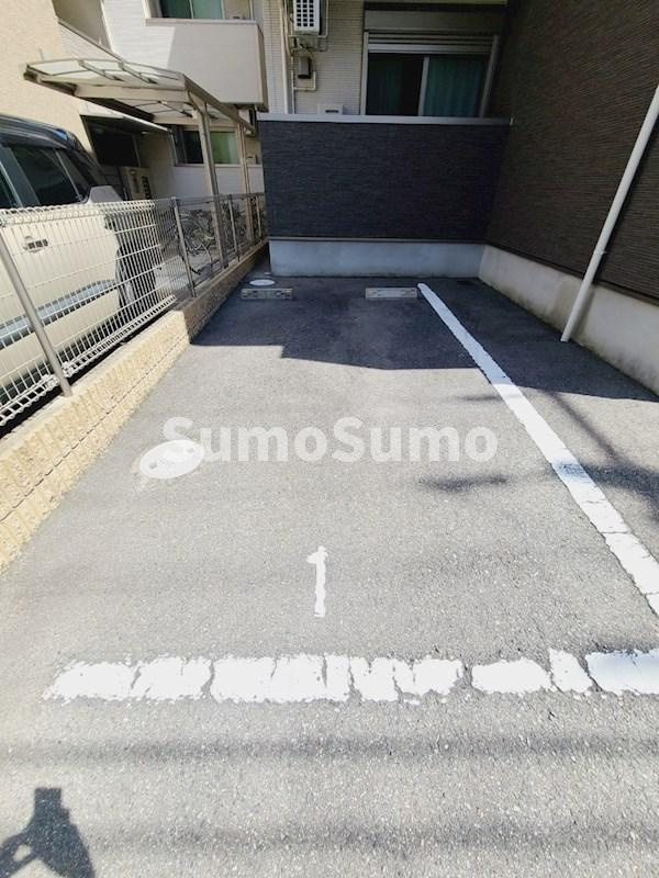フジパレス西宮EAST の駐車場