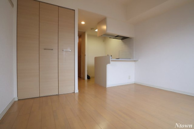 【居間・リビング】 | プレサンス名古屋STATIONアライブ | ゆったり過ごせる居間です