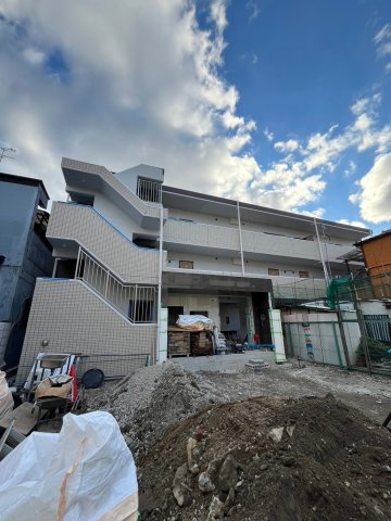 ルーセス甲子園の外観