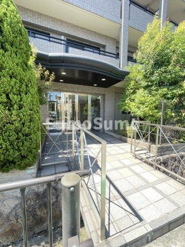 ブラゾーネ芦屋のエントランス