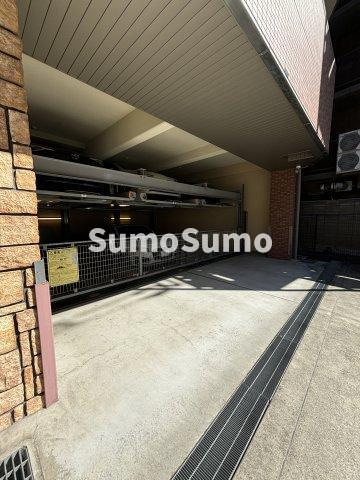 レジディア新大阪Ⅱの駐車場