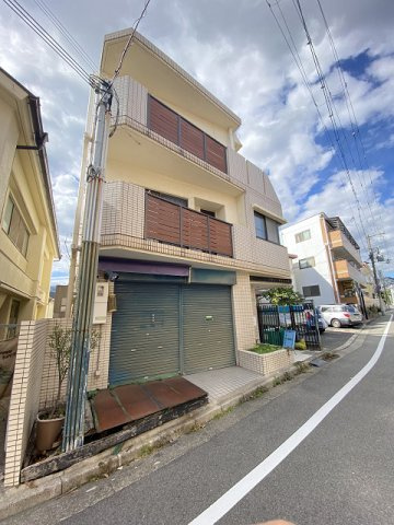 プティ・フォワイエの外観