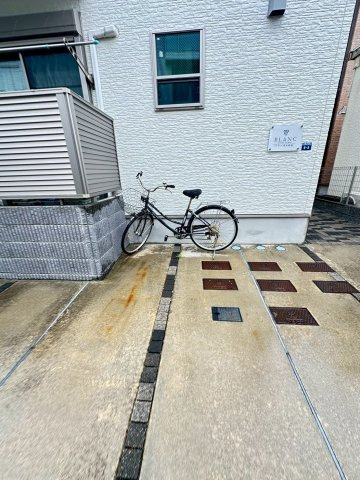 ブラン垂水駅前の駐車場