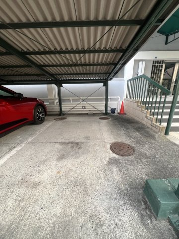 浜芦屋マンションの駐車場