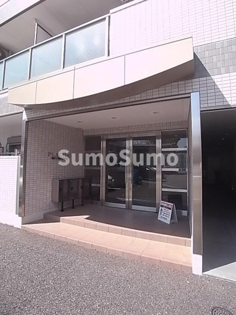 プラシード東難波のエントランス