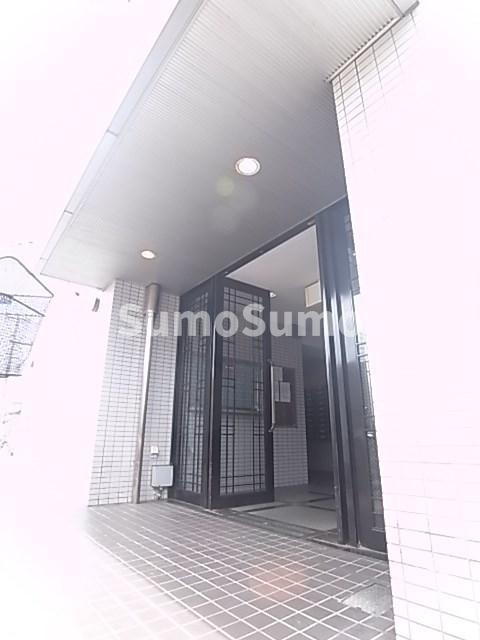 プリエール名神尼崎のエントランス