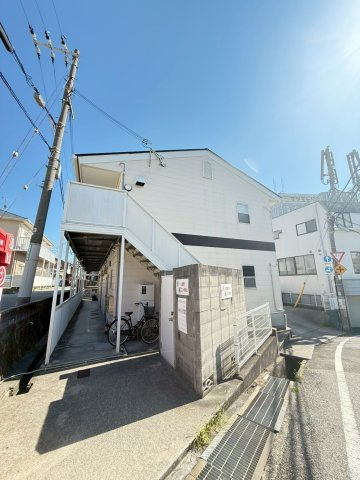 プラザ朝霧の外観