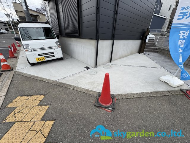 藤沢市大庭　新築戸建　全２棟B棟の駐車場|車種により２台駐車可