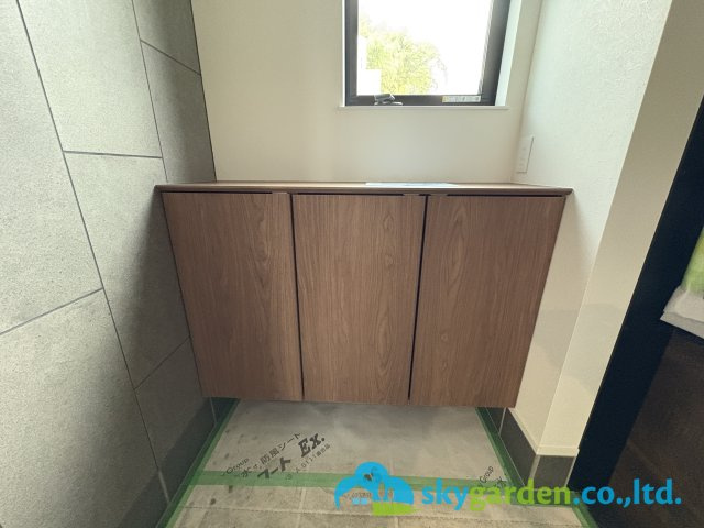 藤沢市大庭　新築戸建　全２棟B棟の玄関|シューズボックス