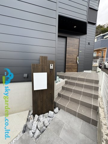 藤沢市大庭　新築戸建　全２棟B棟の外観|玄関前の様子