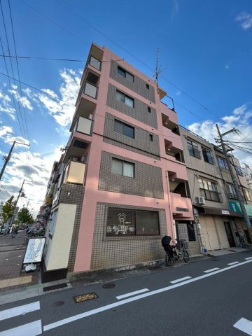 プラーフ上沢の外観