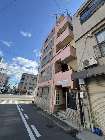 プラーフ上沢の外観
