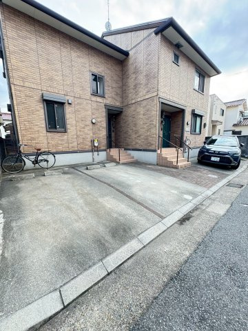 プラムコート大道町の駐車場