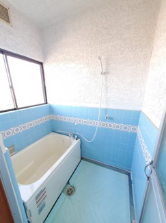 【浴室】 | ヴィステリア・コート | コンパクトで使いやすいお風呂です