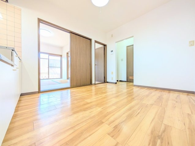 フラットマリンの内装|明るい室内です