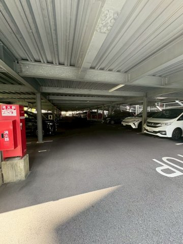 プラウドシティ神戸名谷の駐車場