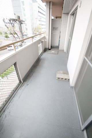 都城ビルのバルコニー