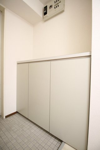 都城ビルの居間・リビング