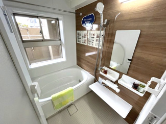 【浴室】 | カルティア熱田 | 浴室に窓有り（浴室暖房乾燥機）！