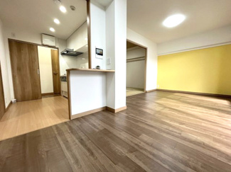 【居間・リビング】 | カルティア熱田 | 1階でも安心のシャッター付！ペット飼育可（規約あり）！