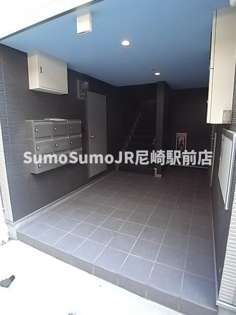 La Luce 尼崎のエントランス