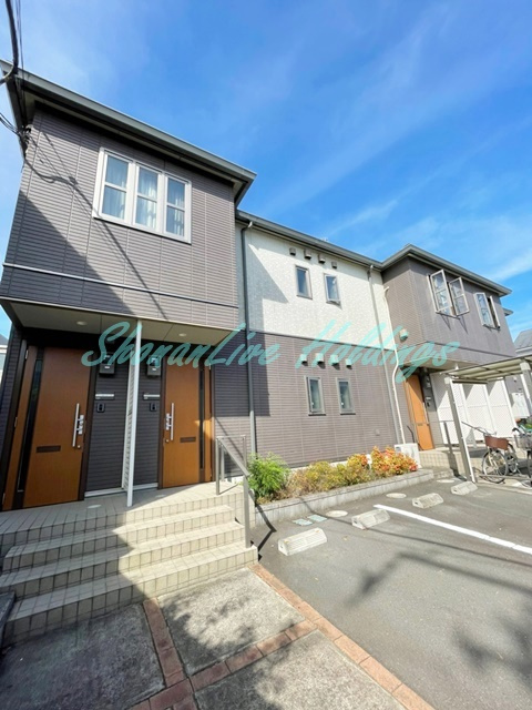 藤沢市本鵠沼２丁目のアパートのエントランス